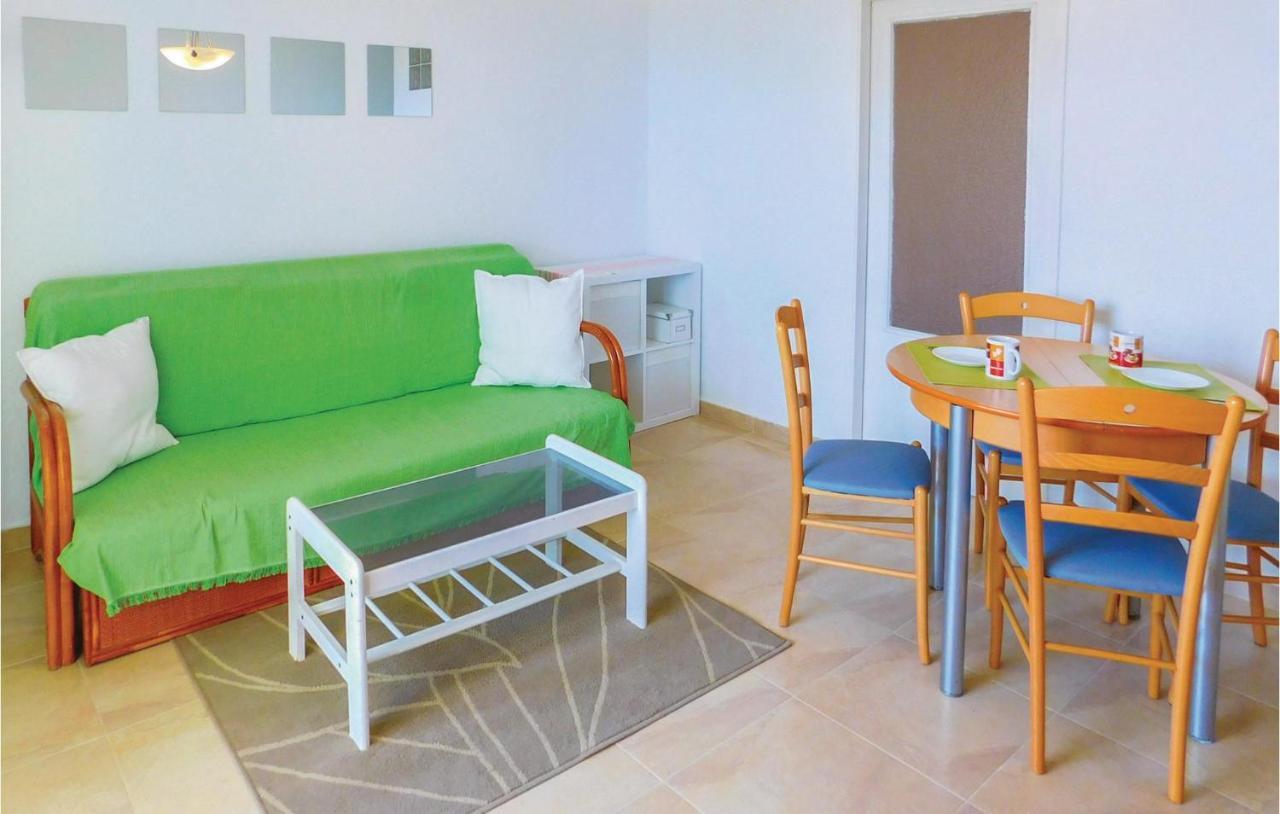 Cozy Apartment In Torrevieja-La Mata With Kitchen Luaran gambar