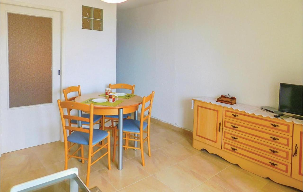 Cozy Apartment In Torrevieja-La Mata With Kitchen Luaran gambar