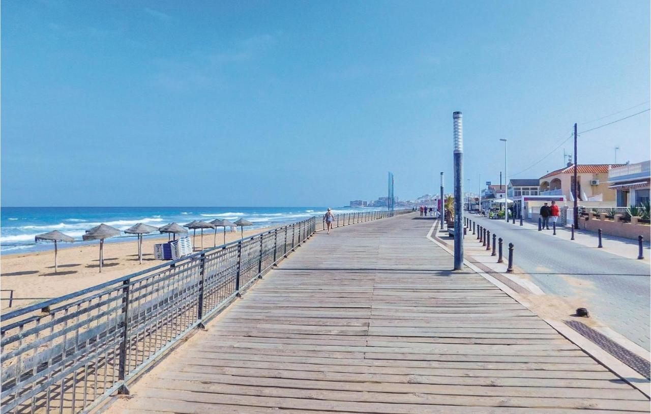 Cozy Apartment In Torrevieja-La Mata With Kitchen Luaran gambar